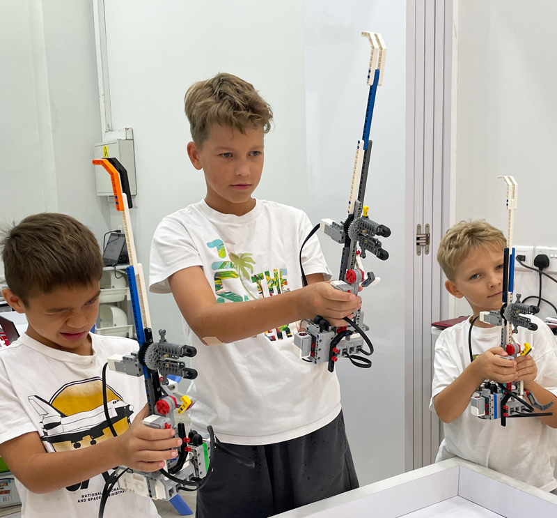 WondersWork lego robotics coding steam class singapore river valley great world furama school holiday camp workshop kids children activities age 5 to 14